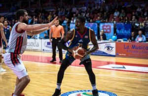 Finale in rimonta, la Virtus sbanca Biella grazie ad un ultimo quarto strepitoso ed un Moore in più