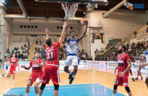 Forlì è uno spettacolo: 4 su 4, a Roseto finisce 89-94