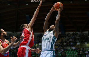 LBA: Jefferson e Cantù si prendono il trono. Varese cade nel derby