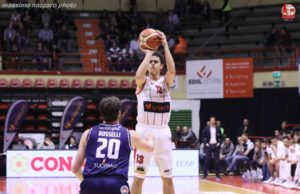 All’Unieuro Arena Forlì vince il derby e guadagna i playoff