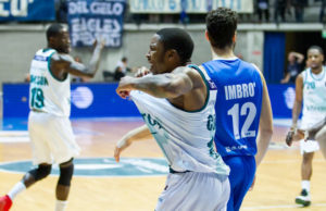 Clark infiamma il PalaDesio di Cantù: Treviso battuta con una grande rimonta