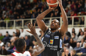Dolomiti Energia Trentino, avvio sprint e larga vittoria 80-53 su Trieste