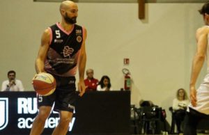 Serie B: Crema trova due punti sotto l’albero nella trasferta di Varese
