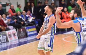 Ribaltone Dinamo. Con un grande secondo tempo Sassari batte la Fortitudo Bologna