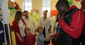 Cinque “befane biancorosse” in visita al reparto Pediatria del Santa Maria Nuova