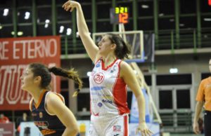A1 femminile: Chucky Jeffery trascina al successo Lucca contro la Givova Battipaglia