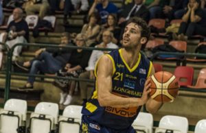 A2: Stefano Spizzichini firma con l’OraSì Ravenna