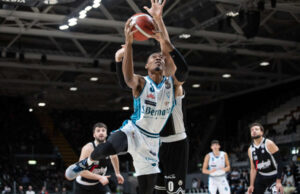 Serie A UnipolSai: la Pallacanestro Cantù cede all’esordio alla Segafredo Arena