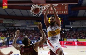 Serie A UnipolSai: la Carpegna Prosciutto Basket Pesaro sbanca il Taliercio per 72-90