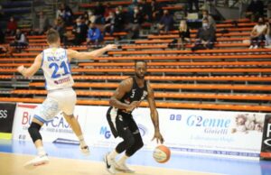 A2: Il buzzer beater di Dominique Johnson regala la vittoria a Udine. 95-98 al PalaFantozzi