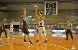 Serie B: Faenza vince il derby contro Cesena al PalaCattani (79-61)