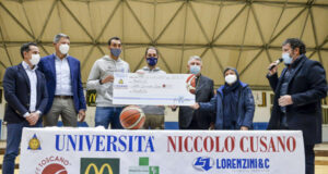 Un canestro per la Caritas: la Unicusano Pielle Livorno dona 3000 euro