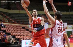 A2: L’Unieuro Forlì concede il bis. Battuta Chieti 70-62