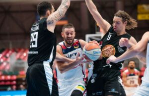 A2: Assigeco sesto sigillo. Udine cade al PalaBanca 91-80