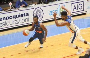 A2: Napoli vince al PalaBianchini superando Latina 59-69. Quarta vittoria consecutiva per i campani
