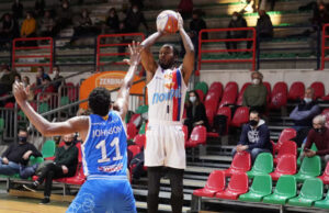 A2: L’Orlandina cade a Casale per 97-79. Non bastano i 30 punti di Johnson