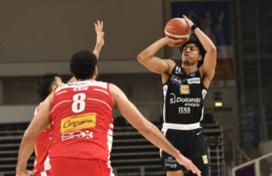 Serie A UnipolSai: Dolomiti Energia Trentino sconfitta da Pesaro 70-81