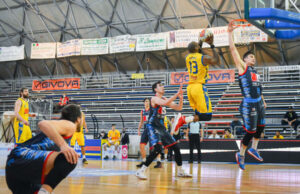 A2: Ferrara cade al PalaMangano. Vittoria in volata di Scafati 86-83