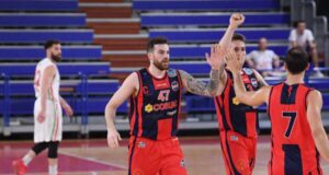 Serie B: Taranto passa a Salerno e resta in testa alla classifica