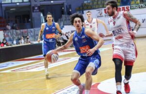 A2: Napoli chiude la rimonta e vince di misura al PalaTricalle 58-60