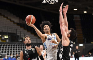 Dolomiti Energia Trentino: Aggancio playoff. Virtus Bologna battuta in trasferta 83-91