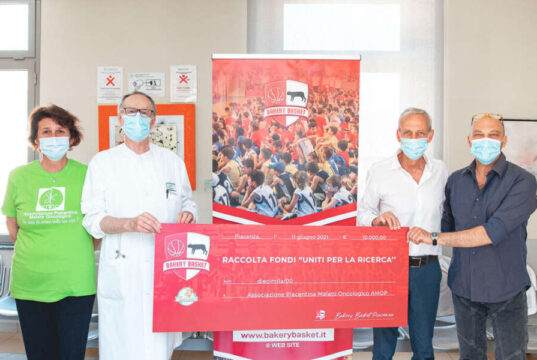Solidarietà: i campioni della Bakery donano 10 mila euro all’oncologia piacentina