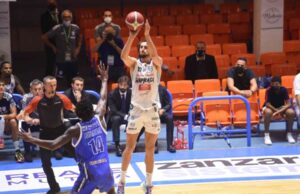 LBA: Sassari non chiude la rimonta: Brindisi festeggia il primo successo stagionale