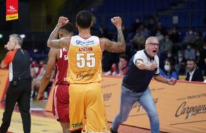 LBA: Nel posticipo Pesaro supera Trieste alla Vitrifrigo Arena 74-61