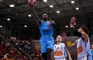 LBA: La GeVi Napoli supera una sfortunata Vanoli al PalaBarbuto 91-88