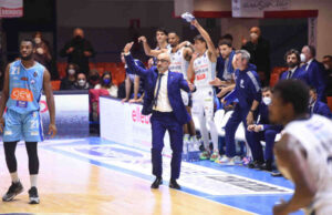 LBA: Brindisi si impone su Napoli nel recupero 89-75