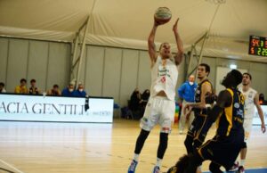 Serie B: La Lapietra vince all’ultimo respiro. Decide la “mano” di Vanni Laquintana