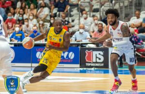 A2: La Givova Scafati cede il passo in Gara3 di semifinale. Al PalaBanca è 76-73