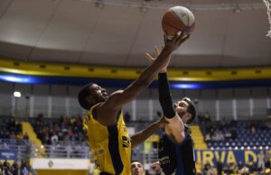 A2: La Benedetto XIV Cento firma il ritorno in Italia di Derrick Marks