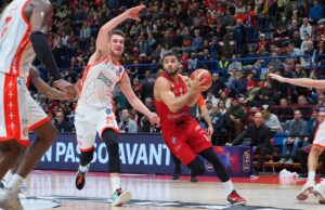 Trieste cala nel finale. Milano ritrova la vittoria al Forum 98-81