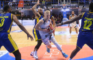 Brindisi scivola al PalaPentassuglia. Scafati si impone 75-71