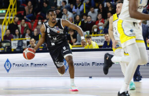 Il Derthona allunga nella ripresa e passa a Verona 80-102