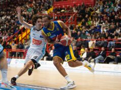 Milano e Bologna continuano appaiate. Pesaro supera Varese. Il punto sulla 18.a giornata