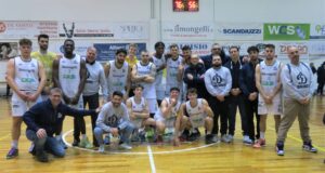 La Dinamo Brindisi domina lo scontro diretto contro Mola e chiude al terzo posto. Sabato l’inizio dei playoff