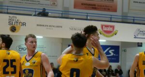 Lupetti e Falzon trascinano la Sutor nella vittoria contro Valdiceppo: alla Bombonera termina 81-73