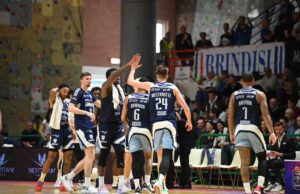 Varese accelera nel terzo quarto, Happy Casa sconfitta a Masnago 93-86