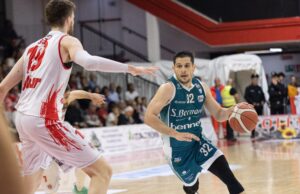 Cantù passa alla Milwaukee Dinelli Arena. Coach Sacchetti: “Un grande primo tempo, poi abbiamo rischiato di perdere la partita”