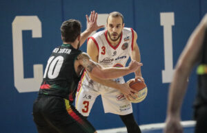 Oleggio Magic Basket e Capitan Oliver Giacomelli ai saluti