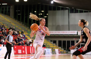 Dinamo Sassari: Agnieszka Kaczmarczyk firma per le Women