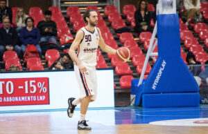 Acqua S.Bernardo Pallacanestro Cantù firma il ritorno in biancoblù di Luca Cesana