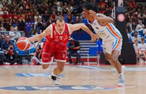 Partita la serie A. Colpaccio Napoli a Sassari. Chiudono domani Varese-Pistoia e Brindisi-Reggiana