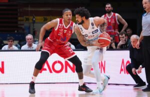 L’Olimpia Milano e Devon Hall ai saluti. Il giocatore verso la Turchia