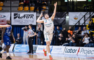 L’Acqua San Bernardo Cantù debutta al PalaDesio dominando Brindisi. Finisce 75-57