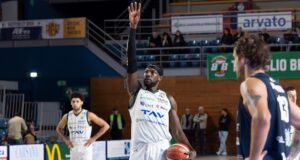 L’Assigeco si rinforza sotto canestro: ufficiale la firma di Simon Anaekwe