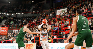 A2 Maschile: L’Unieuro Forlì supera Avellino e aggancia la zona salvezza